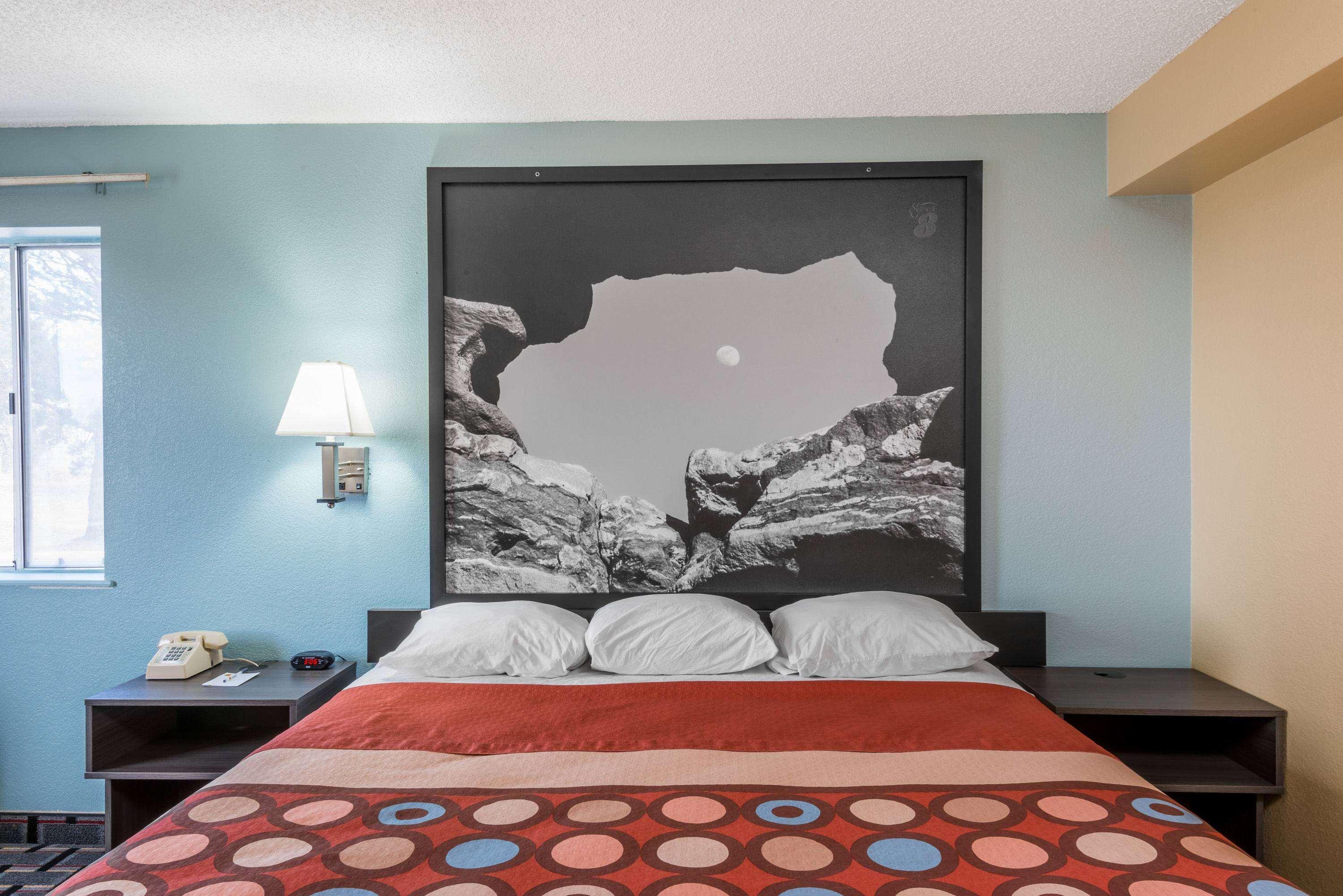 Super 8 By Wyndham Henderson North East Denver Екстериор снимка