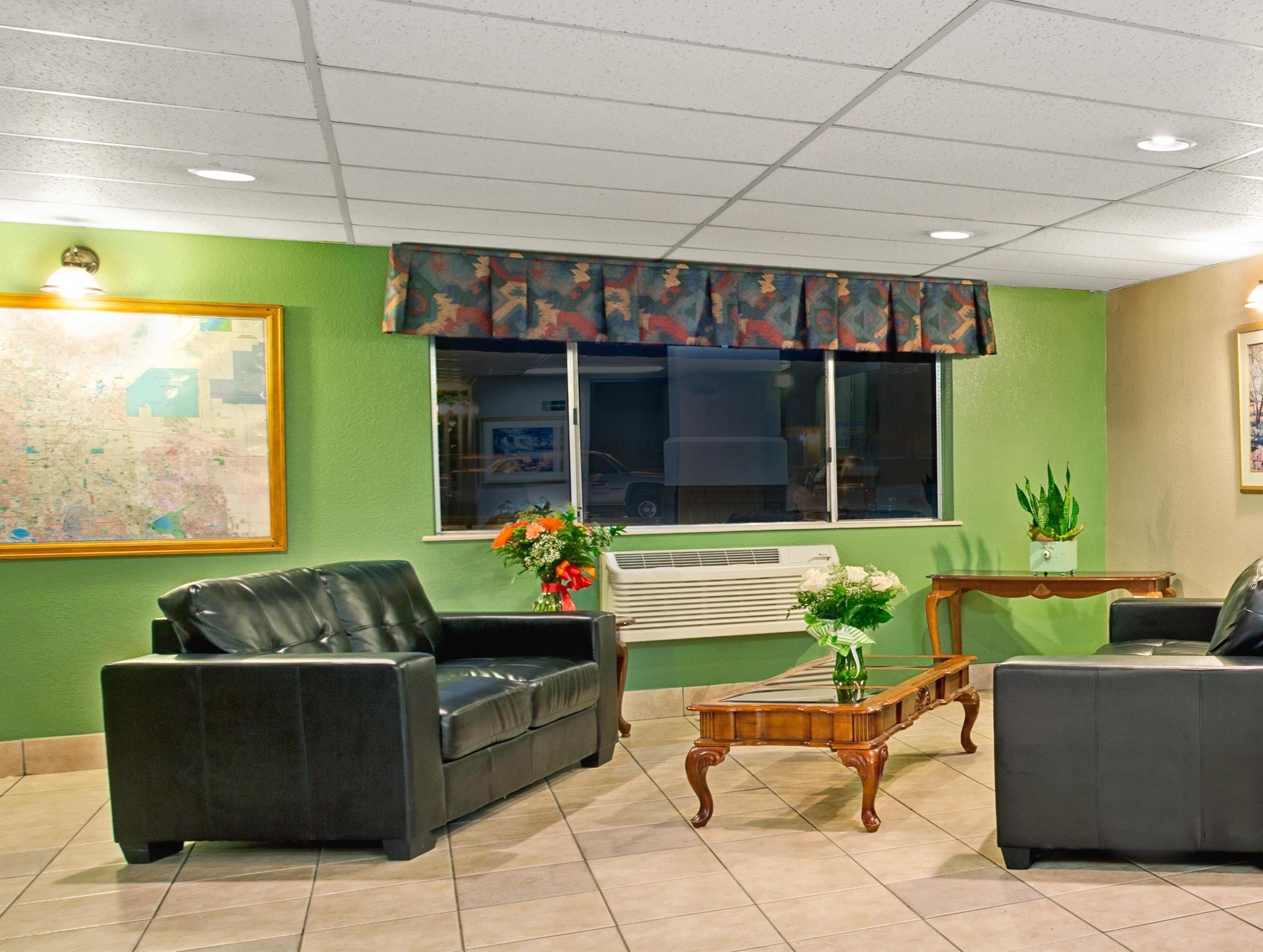 Super 8 By Wyndham Henderson North East Denver Екстериор снимка