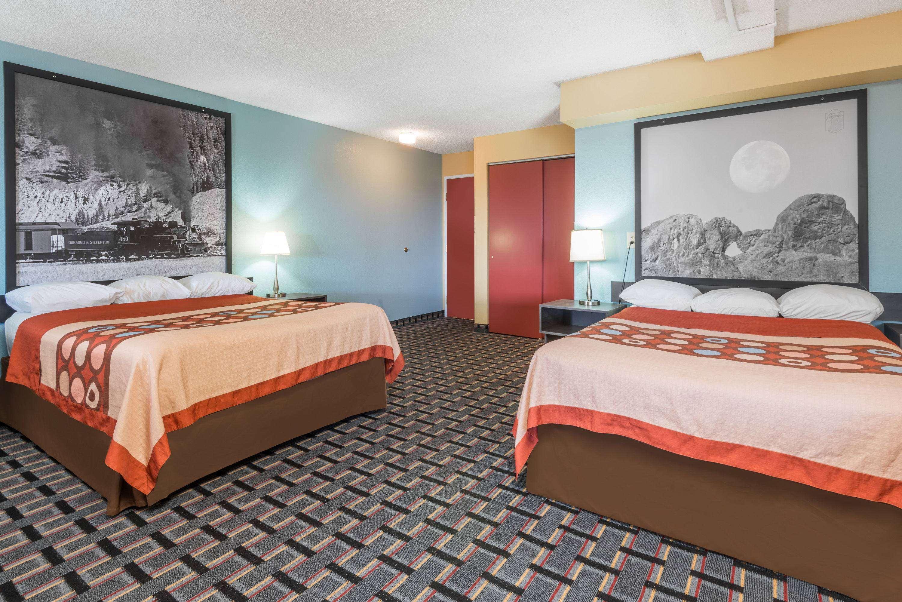 Super 8 By Wyndham Henderson North East Denver Екстериор снимка